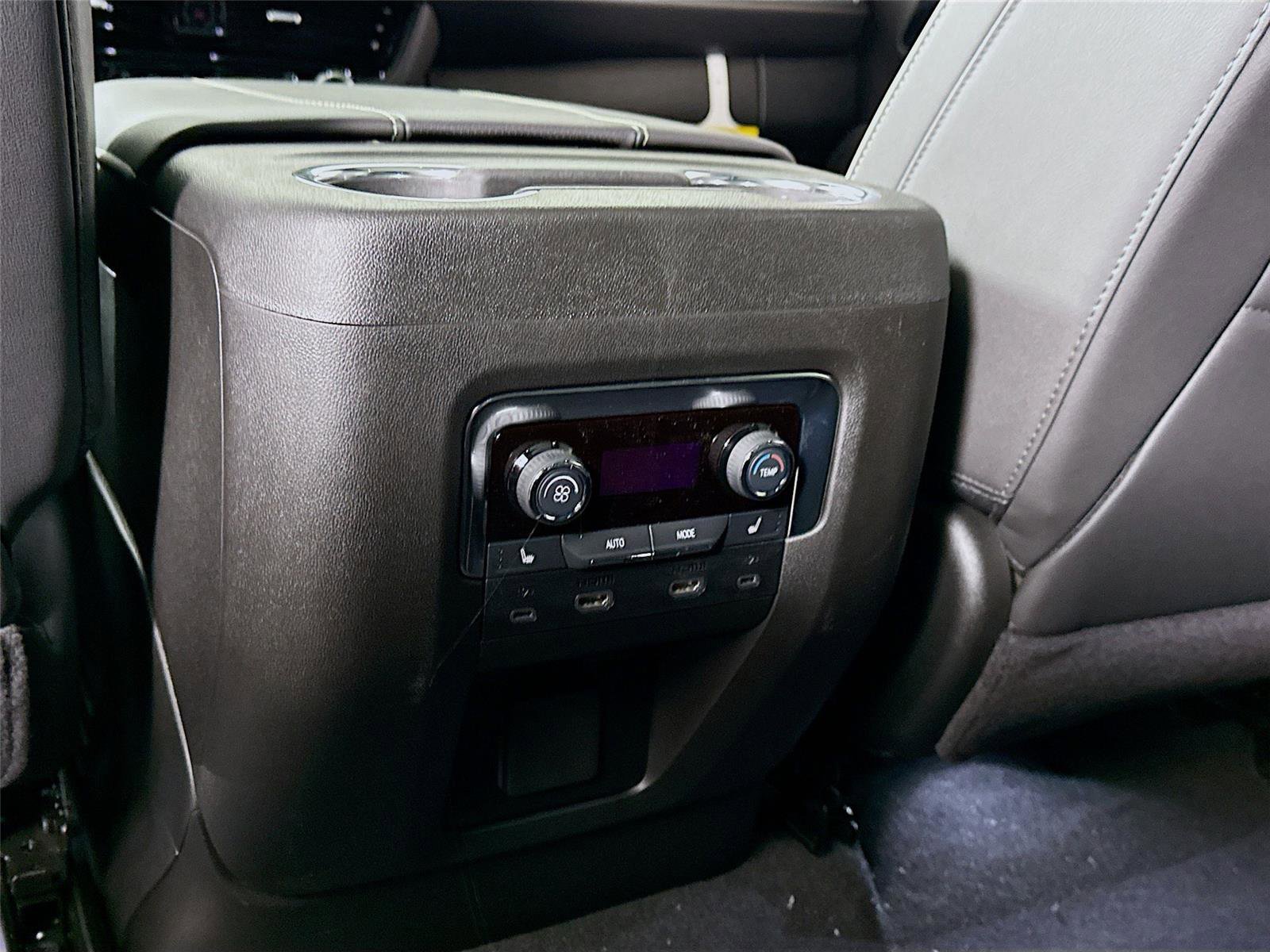 New 2026 Chevrolet Suburban Premier image 21