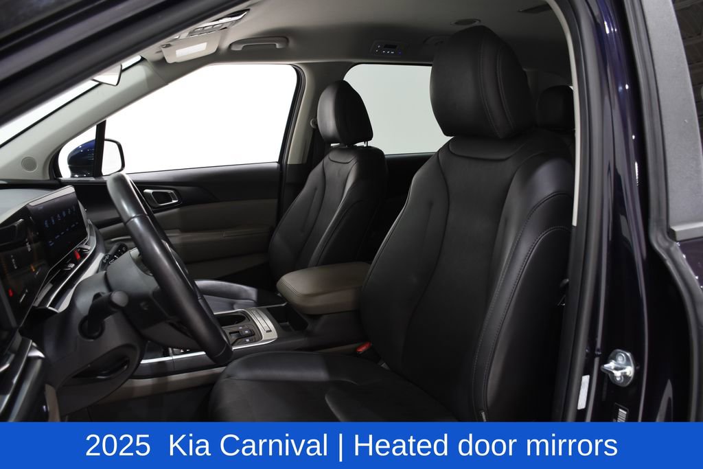 Used 2025 Kia Carnival image 22
