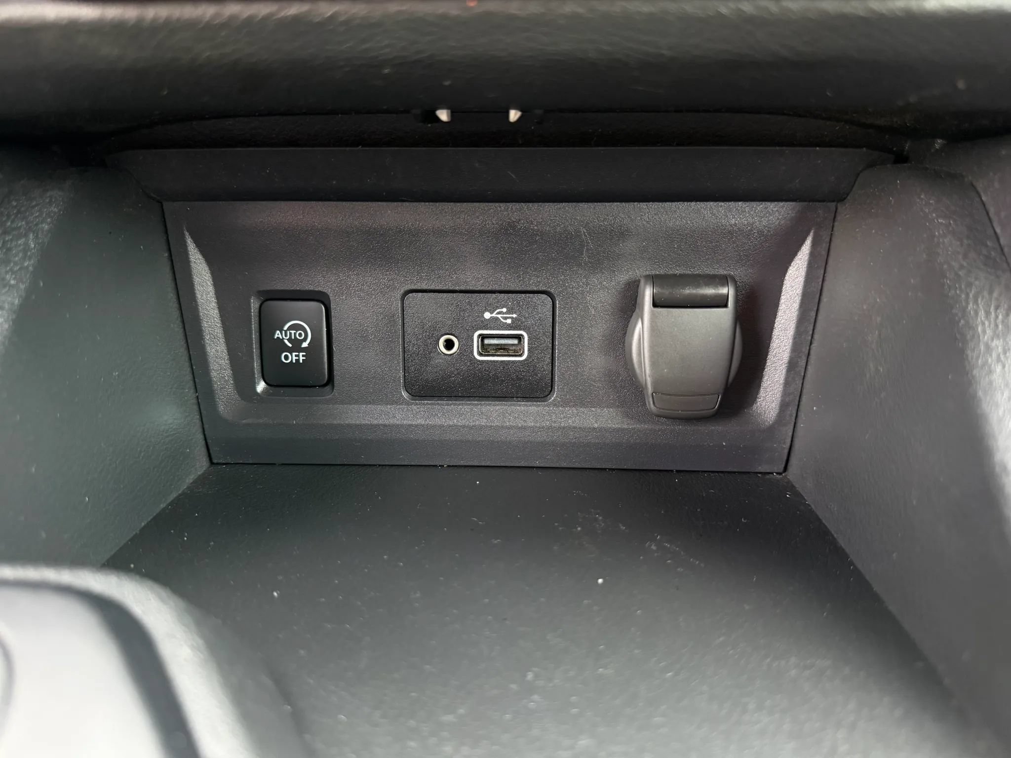 Used 2024 Nissan Sentra S FWD image 31