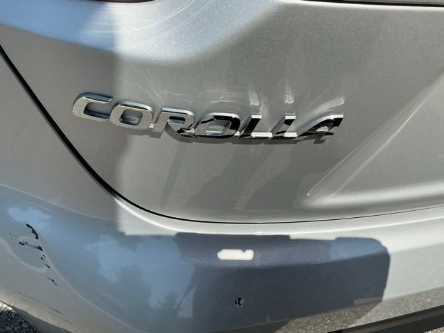 Used 2025 Toyota Corolla LE FWD image 5