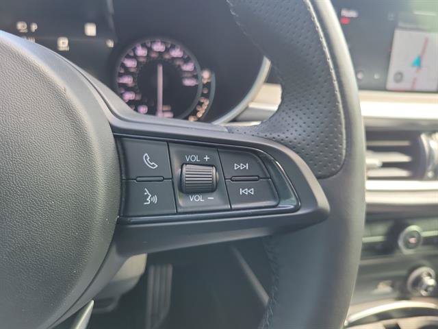 Used 2022 Alfa Romeo Stelvio Ti AWD/4WD image 43