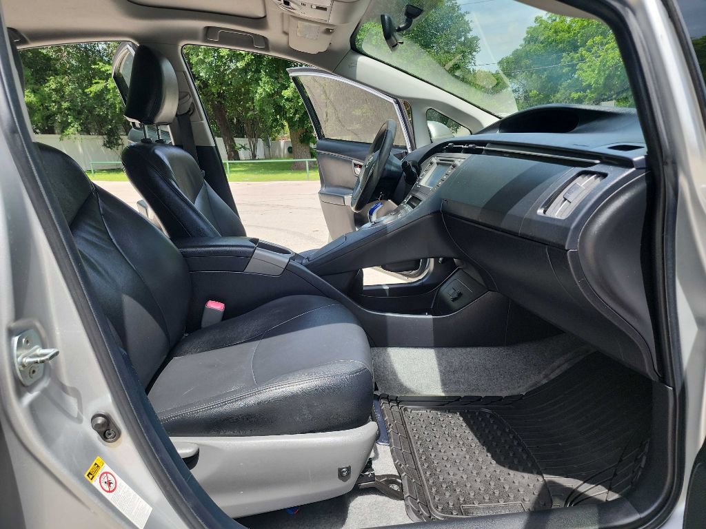 Used 2012 Toyota Prius Three w/ Solar Roof Pkg FWD image 35