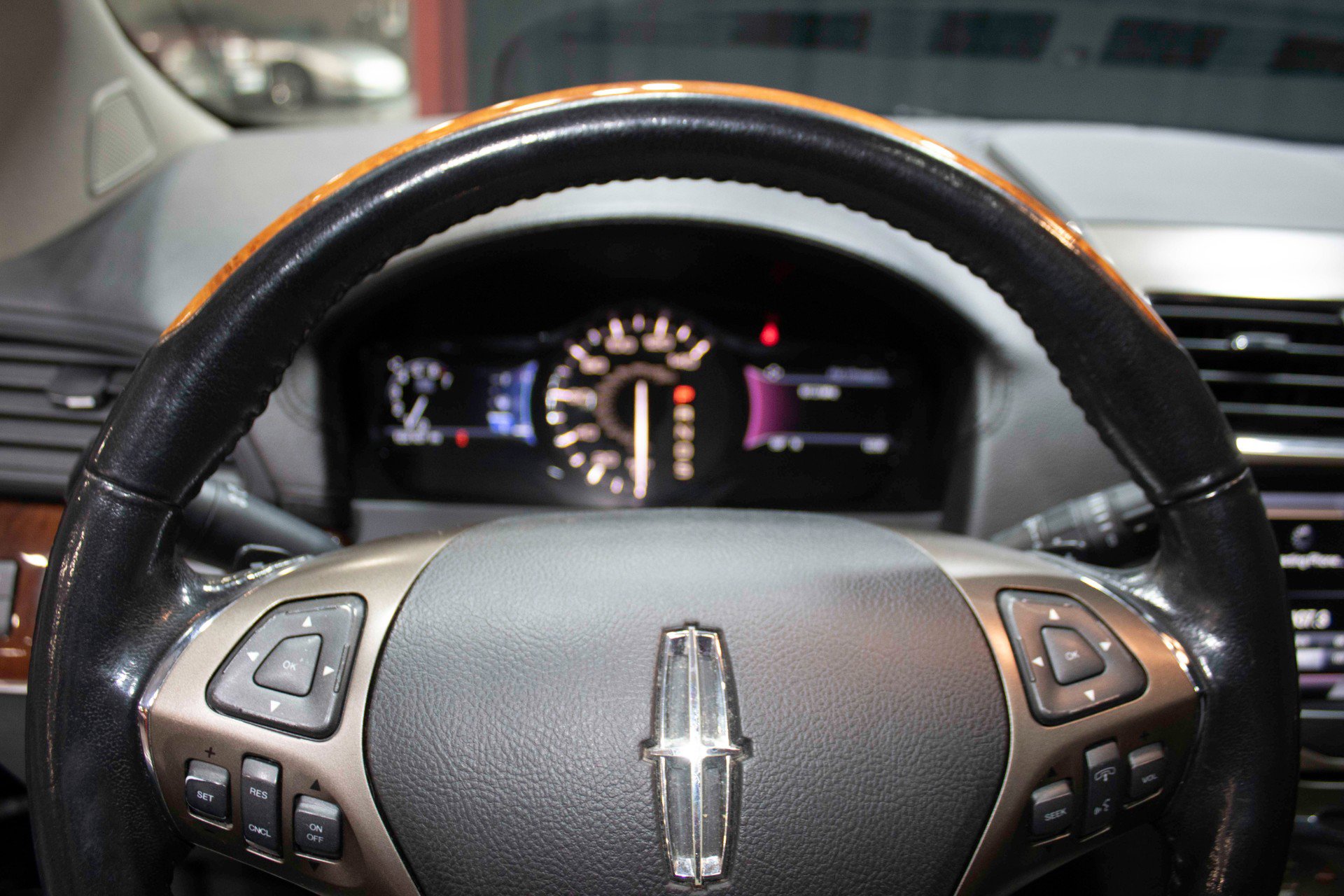 Used 2014 Lincoln MKX AWD w/ Olive Ash Wood Package image 44