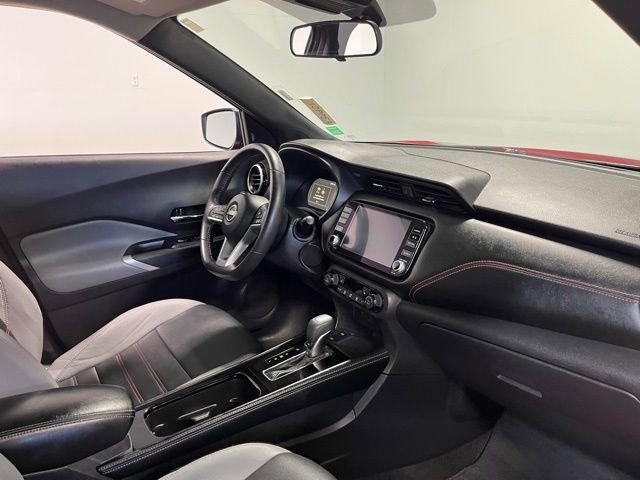 Used 2023 Nissan Kicks SR w/ SR Premium Package FWD image 11