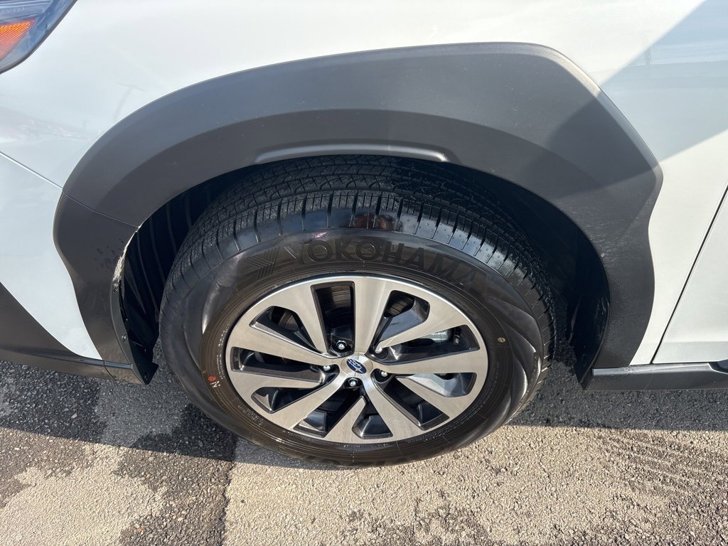 Certified 2025 Subaru Outback Premium w/ Popular Package #1A image 8