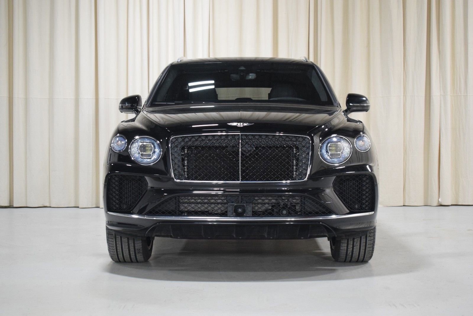 Certified 2024 Bentley Bentayga AWD/4WD image 11