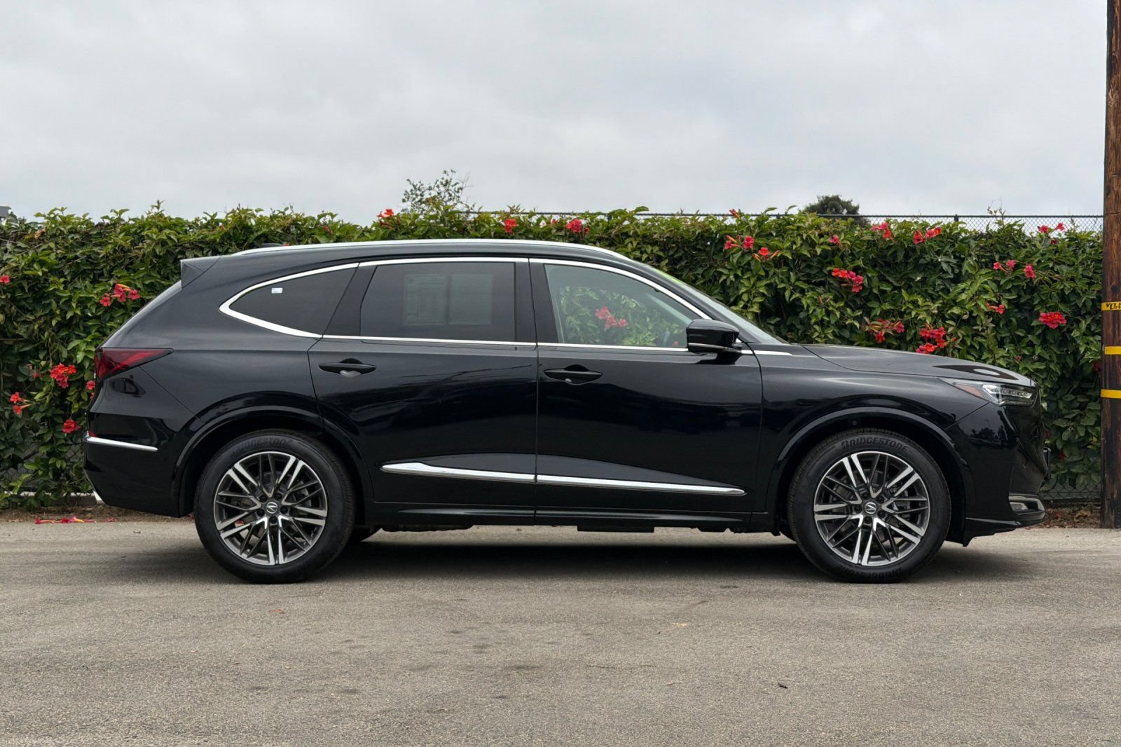Certified 2026 Acura MDX w/ Advance Package AWD/4WD image 3