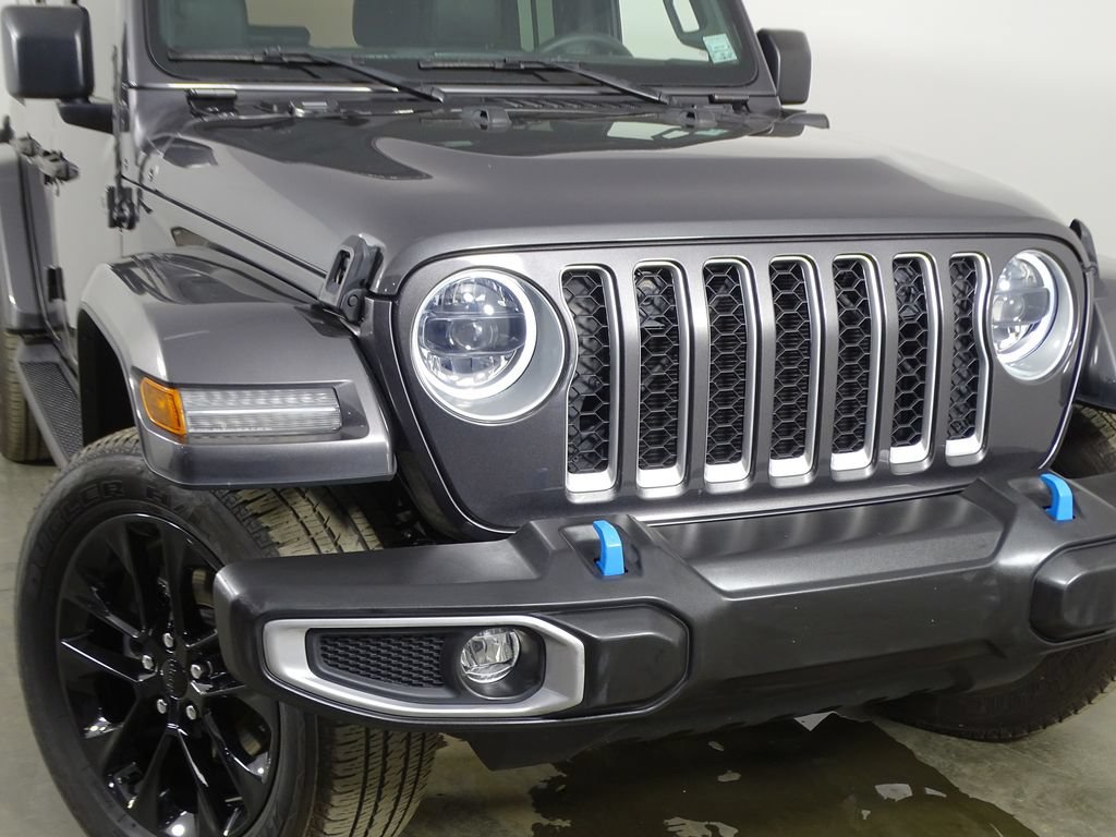 Used 2023 Jeep Wrangler Unlimited Sahara AWD/4WD image 45