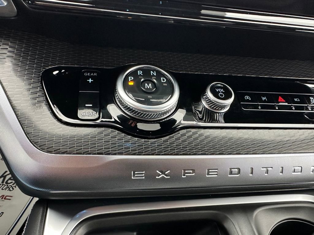 New 2025 Ford Expedition Platinum w/ Stealth Performance Package image 43