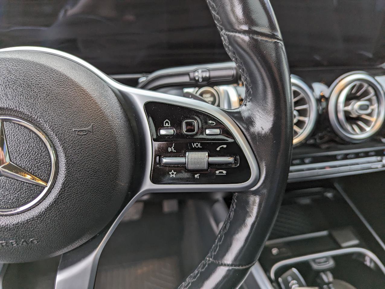 Used 2020 Mercedes-Benz GLB 250 4MATIC image 18