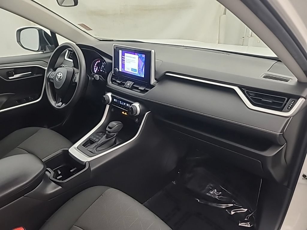 Used 2023 Toyota RAV4 XLE AWD/4WD image 15