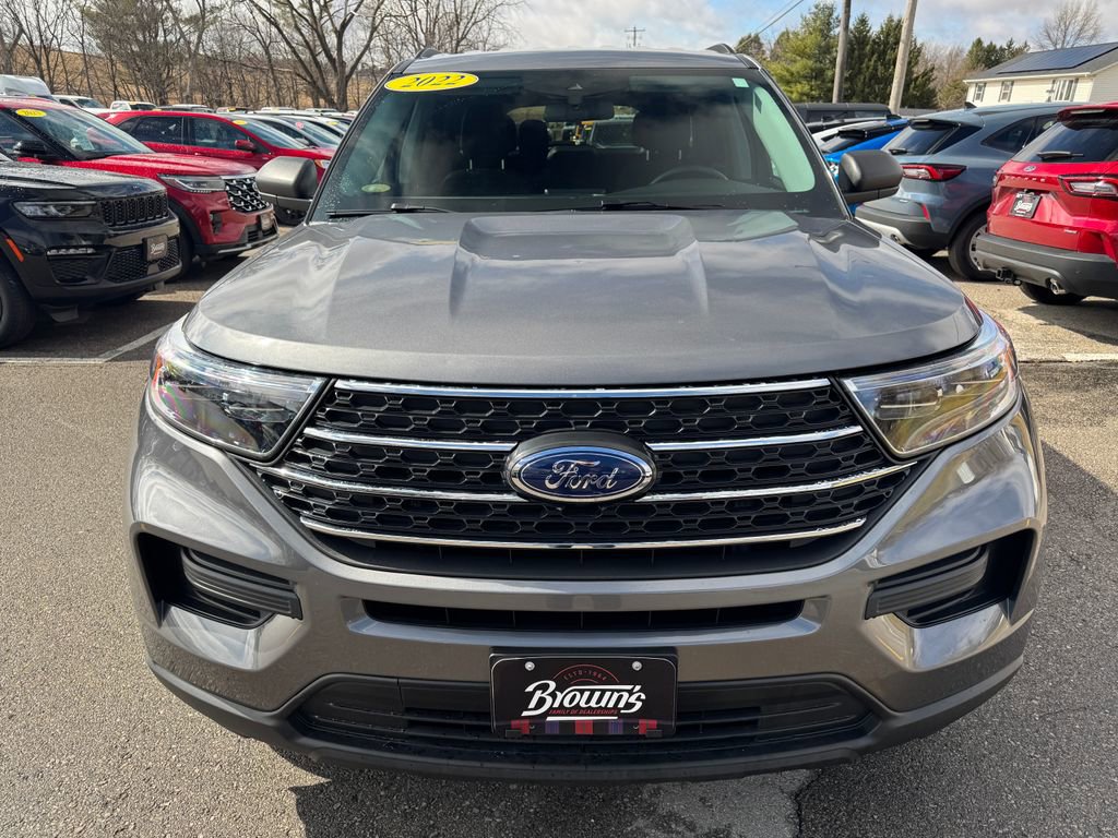 Used 2022 Ford Explorer XLT image 2