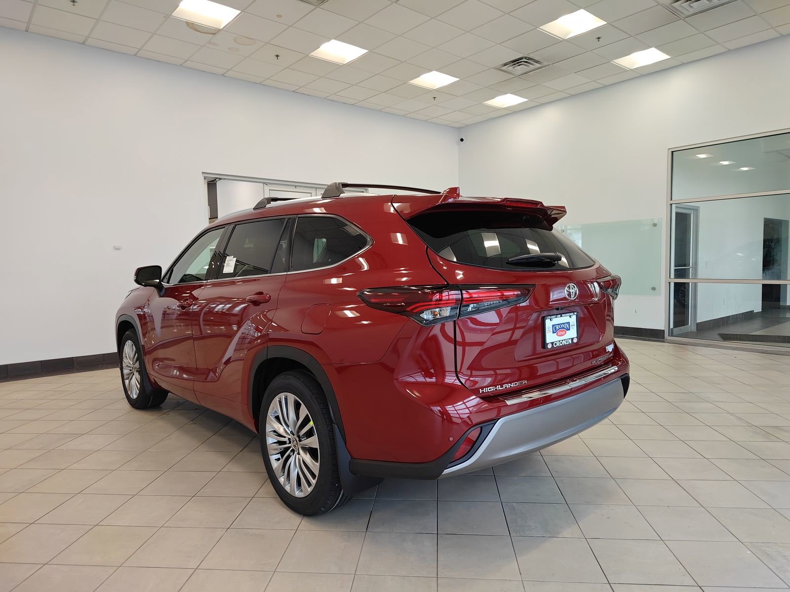 New 2026 Toyota Highlander Platinum image 5