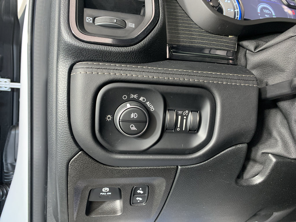 Used 2022 RAM 1500 Limited AWD/4WD image 15