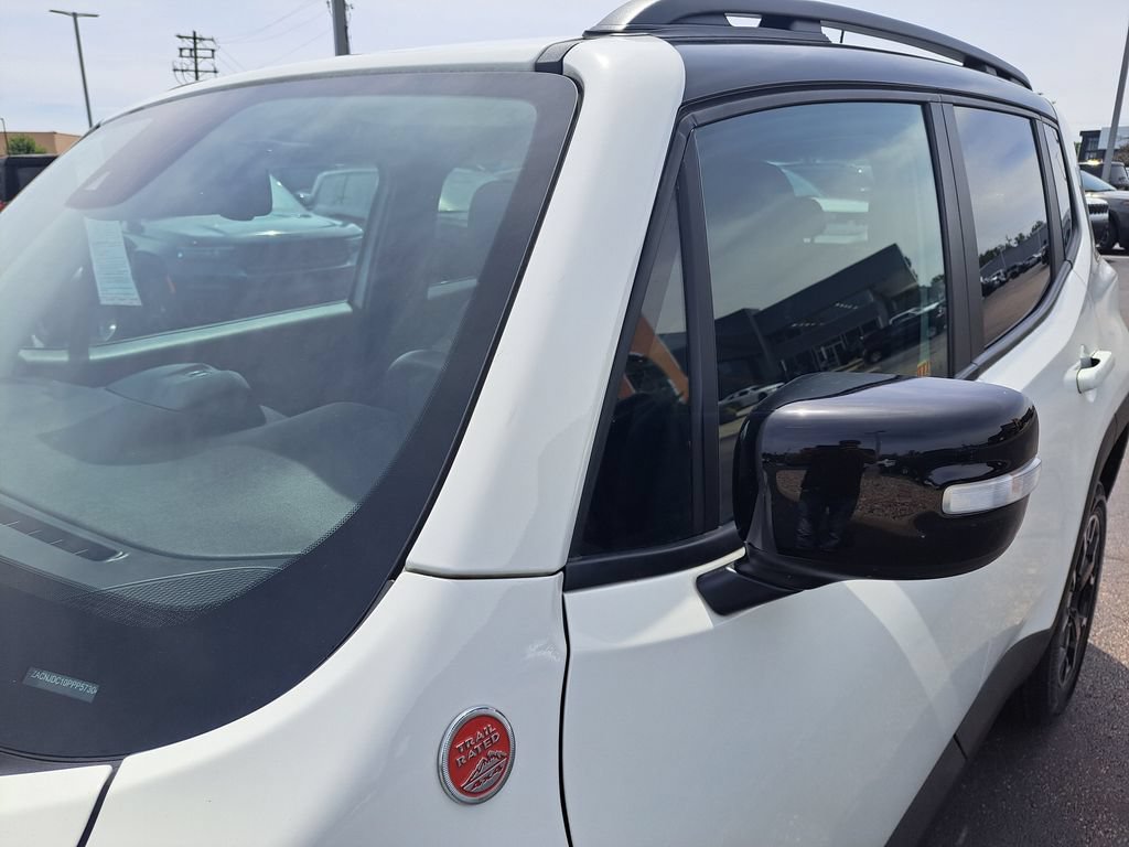 Used 2023 Jeep Renegade Trailhawk w/ Trailhawk Elite Group AWD/4WD image 21