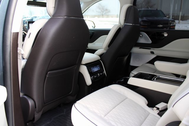 Used 2022 Lincoln Aviator Black Label w/ Dynamic Handling Package image 32