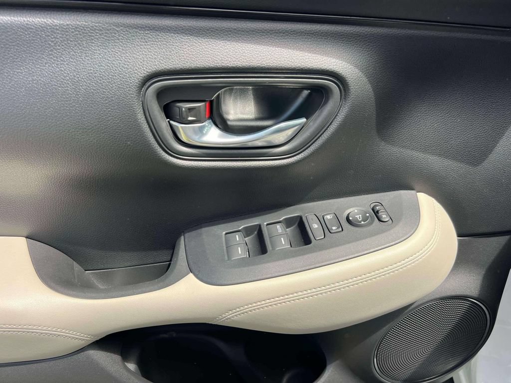 Used 2023 Honda HR-V LX image 14