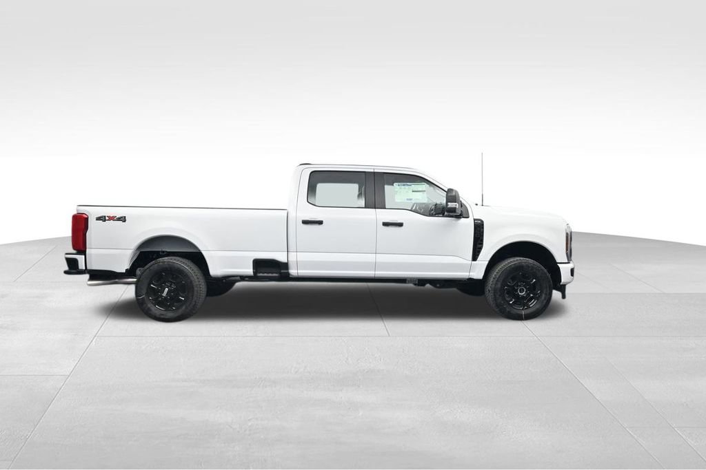 New 2026 Ford F350 4x4 Crew Cab Super Duty image 9