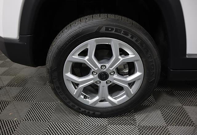 Used 2025 Jeep Compass Sport image 12