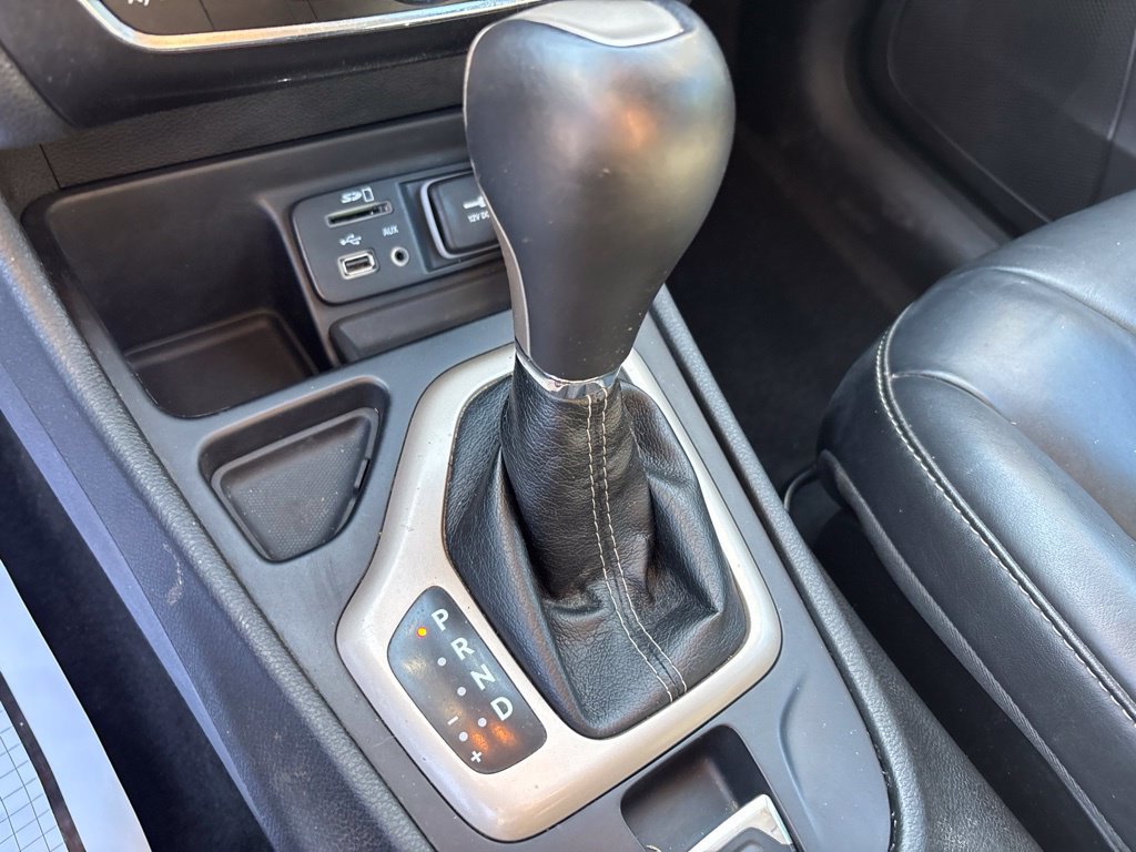 Used 2015 Jeep Cherokee Limited FWD image 29
