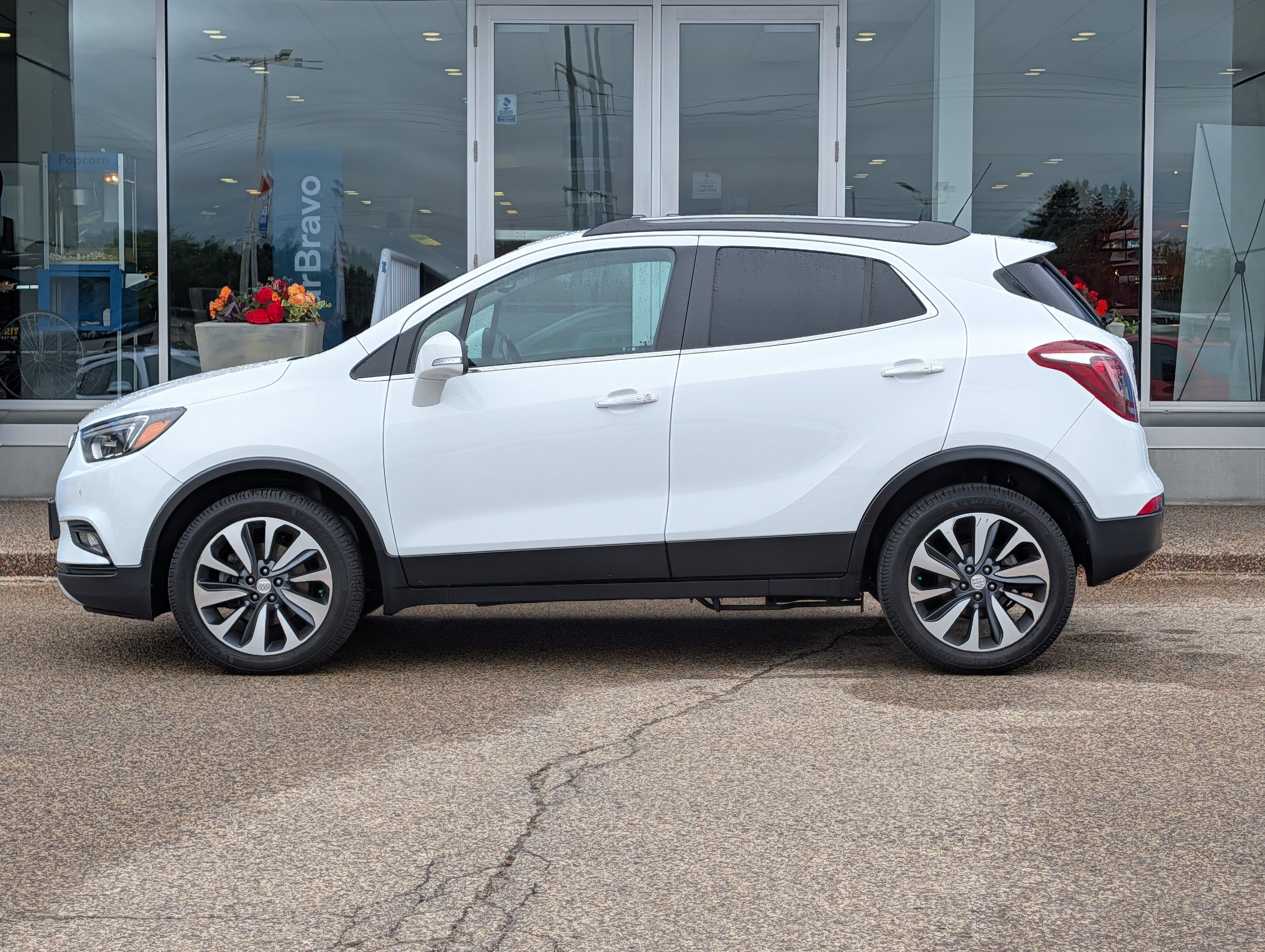 Used 2019 Buick Encore Essence w/ Safety Package II AWD/4WD image 5