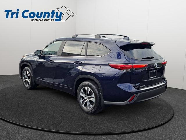 Used 2023 Toyota Highlander XLE FWD image 6