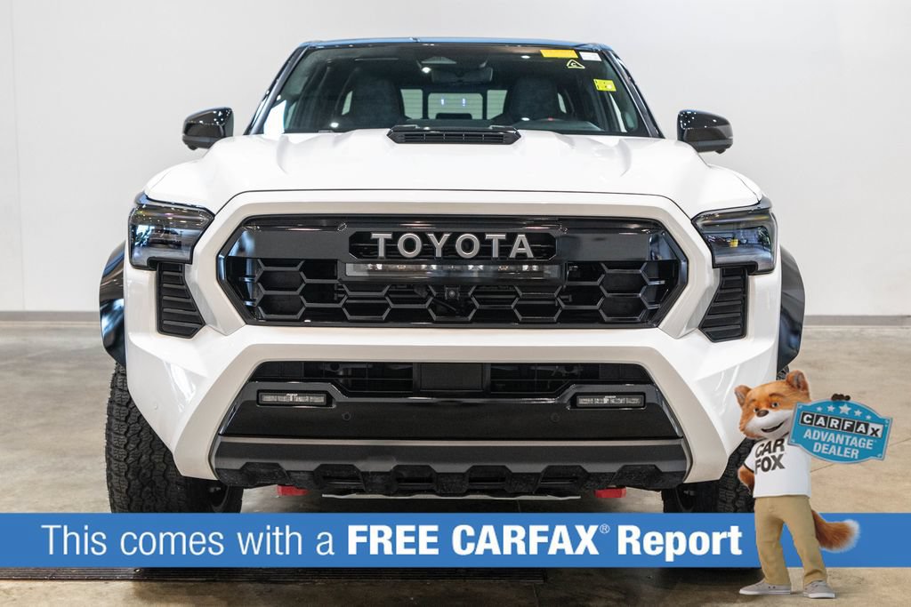 Used 2025 Toyota Tacoma TRD Pro AWD/4WD image 2