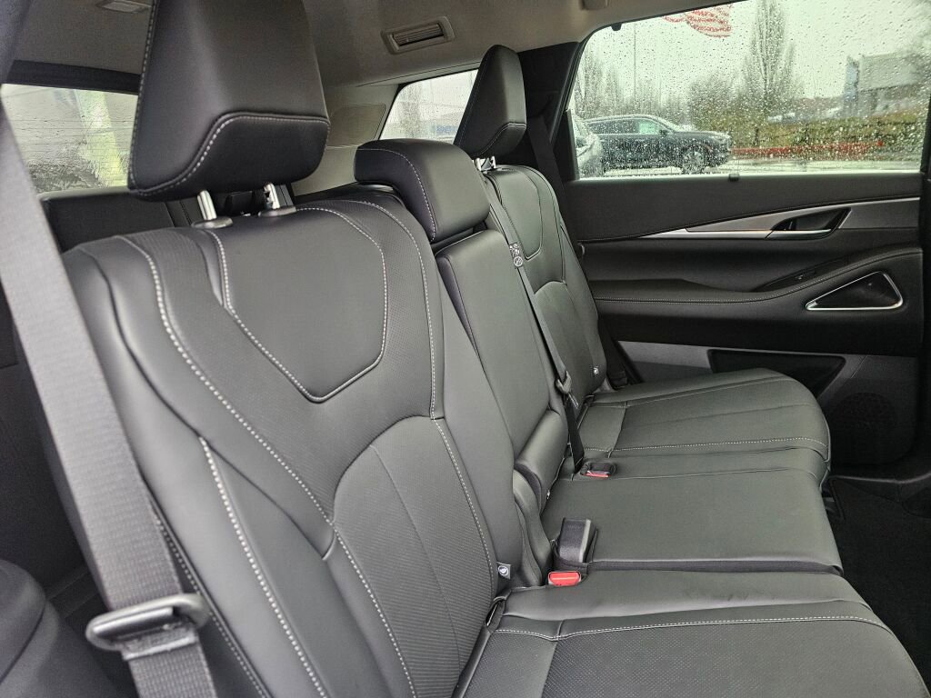 New 2026 INFINITI QX60 Luxe image 16