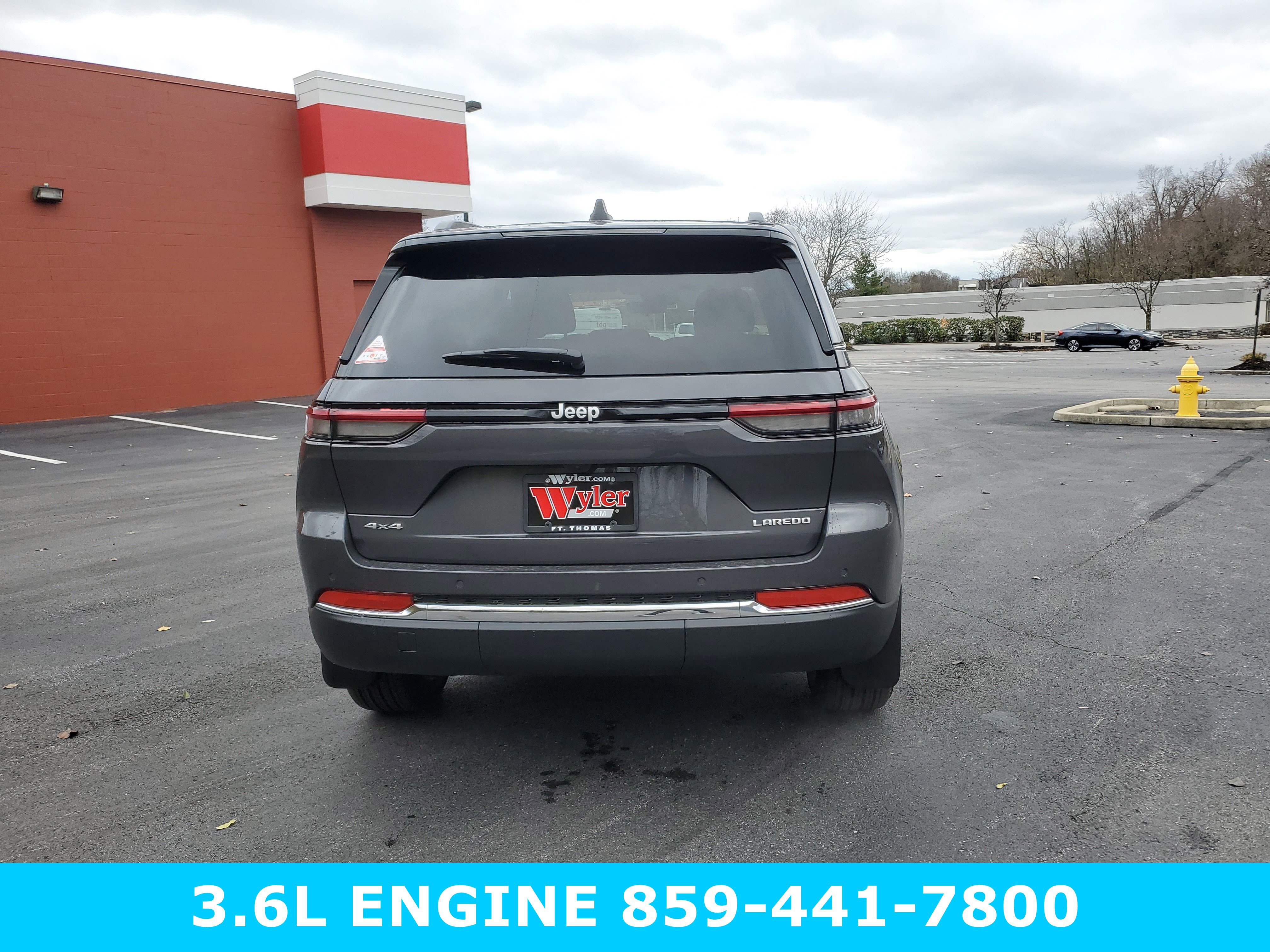 New 2025 Jeep Grand Cherokee Laredo w/ Luxury Tech Group I image 5