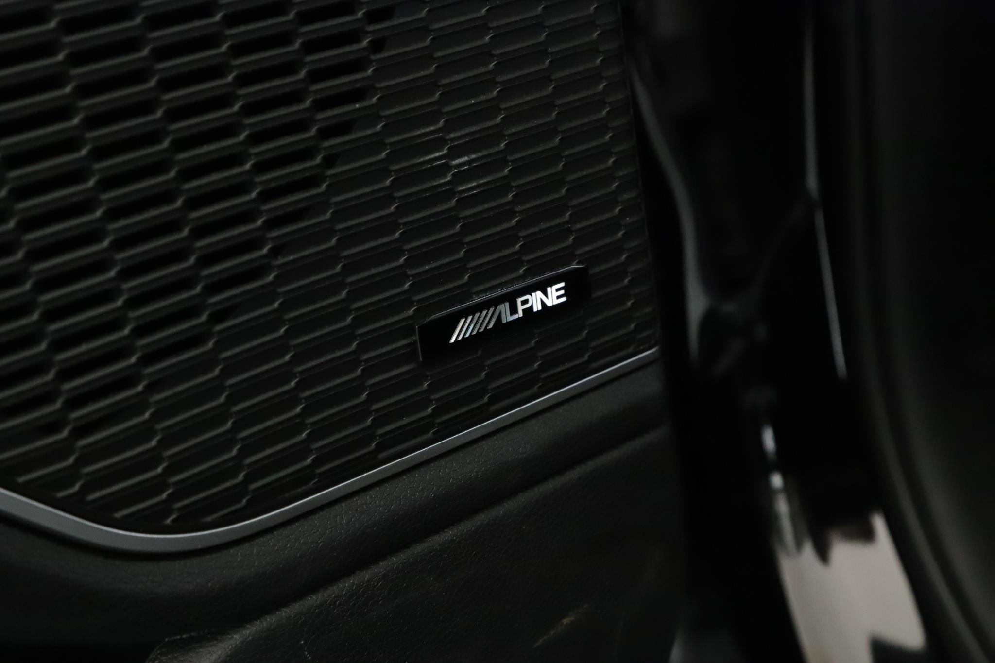 Used 2023 Jeep Grand Cherokee L Limited w/ Luxury Tech Group II image 9