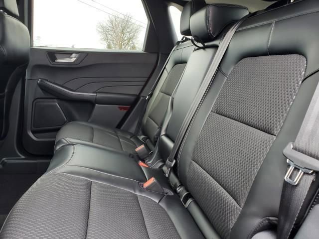 New 2024 Ford Escape SE image 30