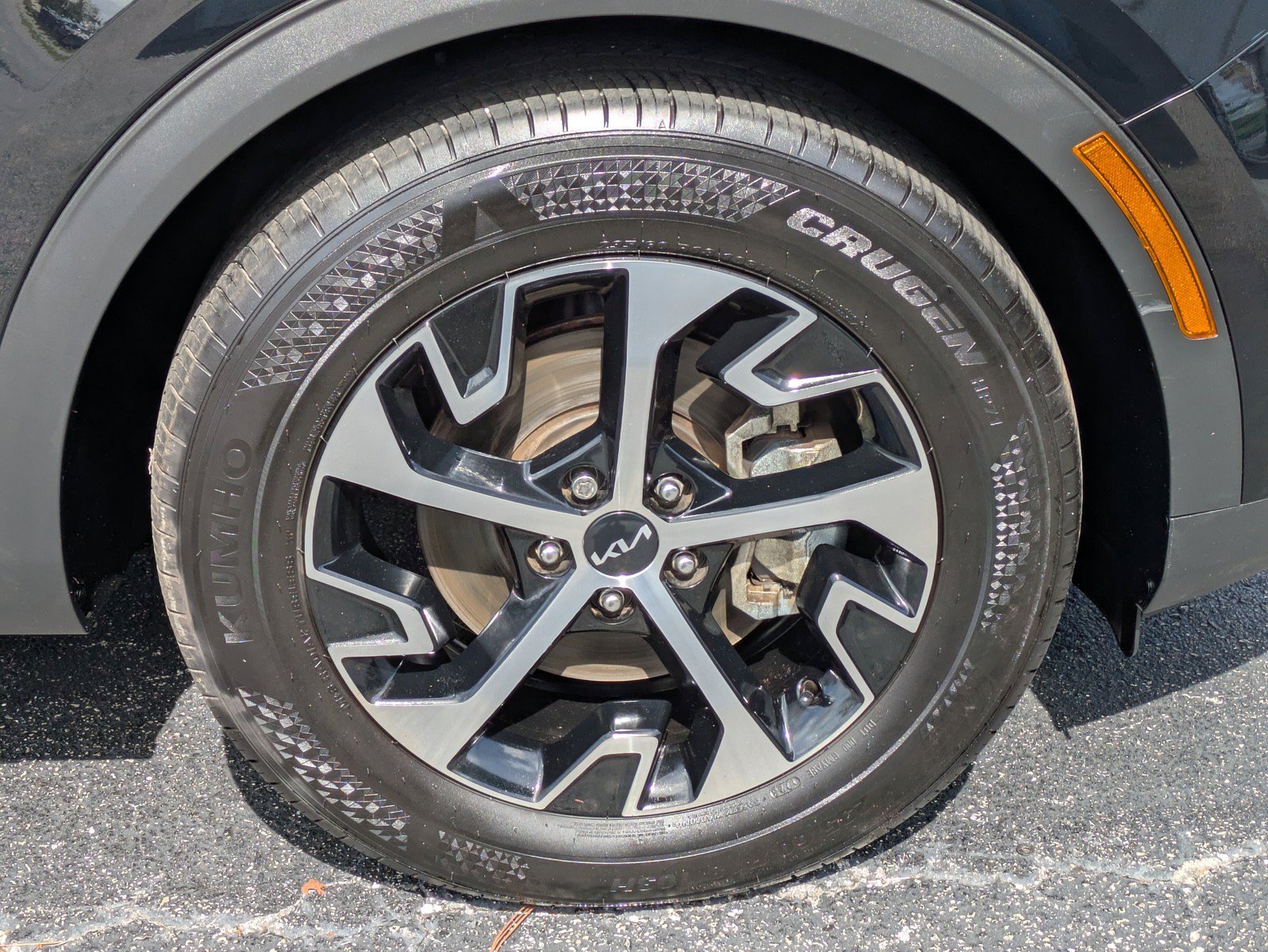 Certified 2023 Kia Sportage EX FWD image 9