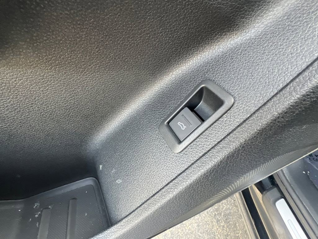 Used 2025 Audi Q3 2.0T Premium image 14