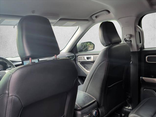 Used 2021 Ford Explorer XLT w/ Equipment Group 202A RWD image 18