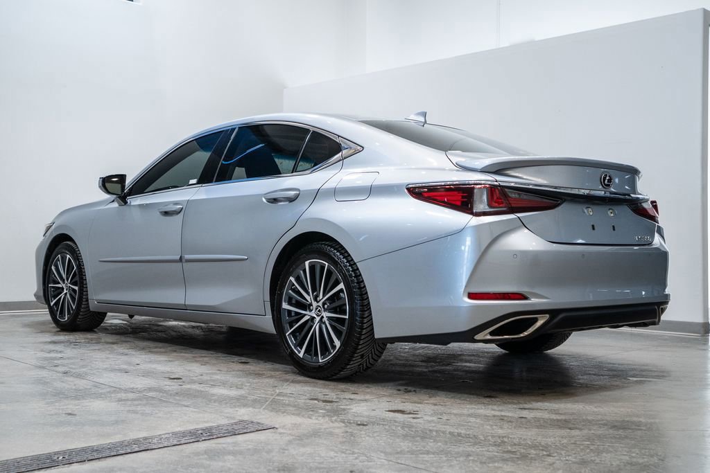 Used 2022 Lexus ES 350 w/ Premium Package image 4