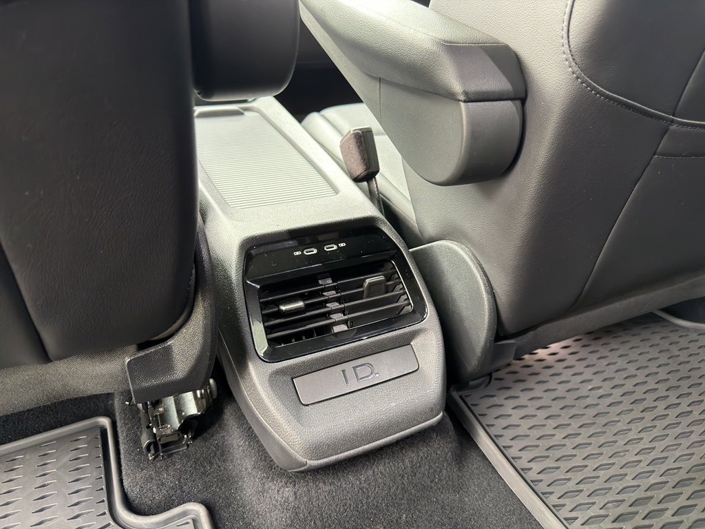 Used 2021 Volkswagen ID.4 Pro S w/ ID.4 Protection Package image 11