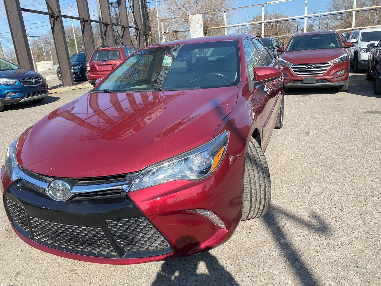 Used 2015 Toyota Camry XSE image 2