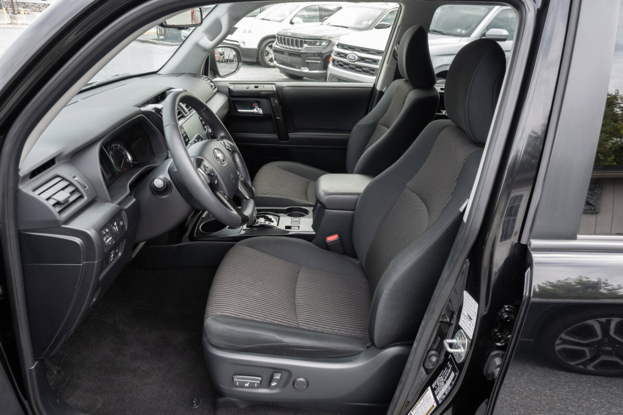 Used 2024 Toyota 4Runner TRD Off-Road image 19