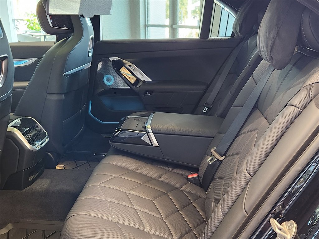 New 2026 BMW i7 xDrive60 w/ Executive Package image 12