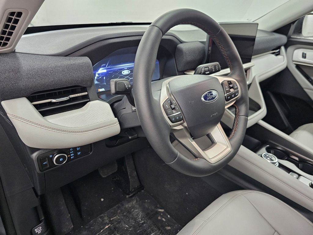 New 2026 Ford Explorer Active w/ Active Comfort Package AWD/4WD image 10