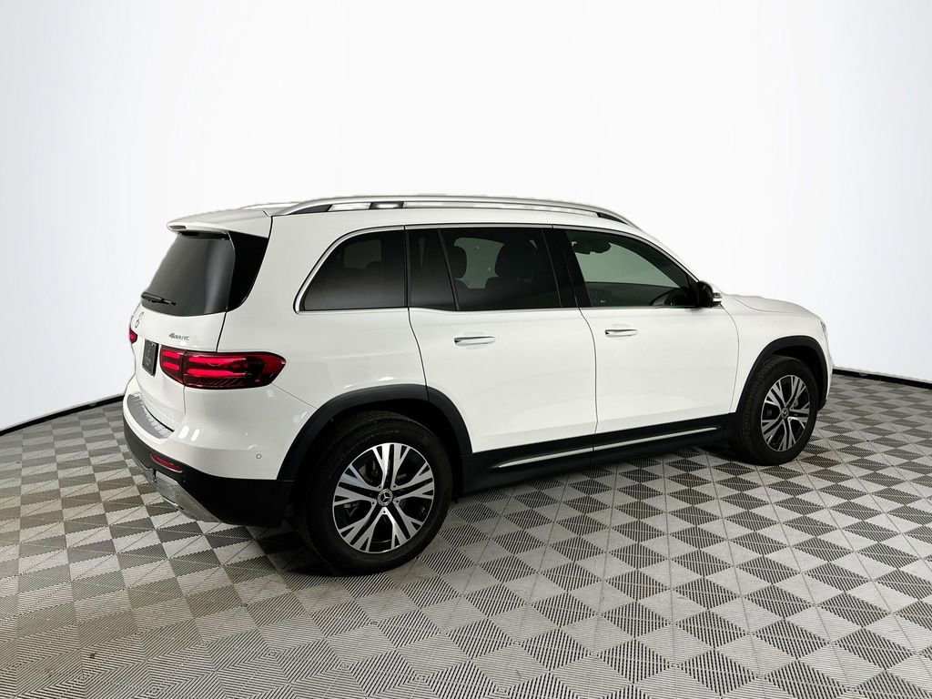 Used 2026 Mercedes-Benz GLB 250 4MATIC image 7