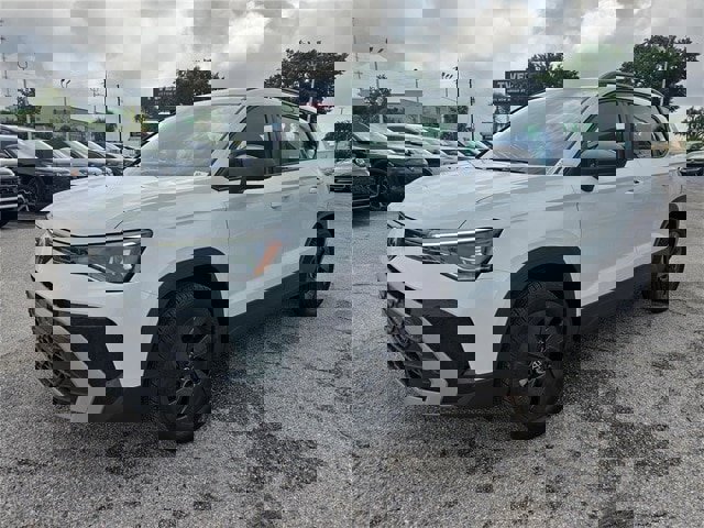 New 2025 Volkswagen Taos S image 7