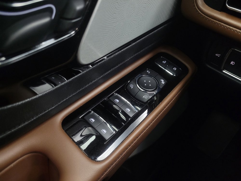 Used 2021 Lincoln Aviator Reserve w/ Equipment Group 208A AWD/4WD image 27