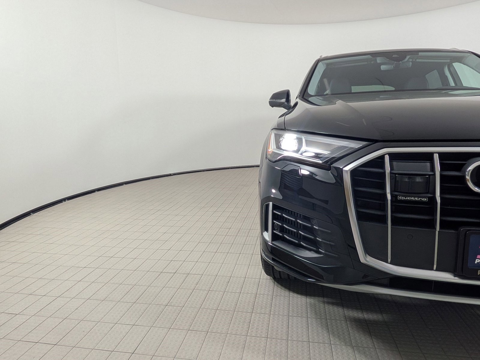 Used 2023 Audi Q7 3.0T Premium Plus w/ Premium Plus Package AWD/4WD image 11