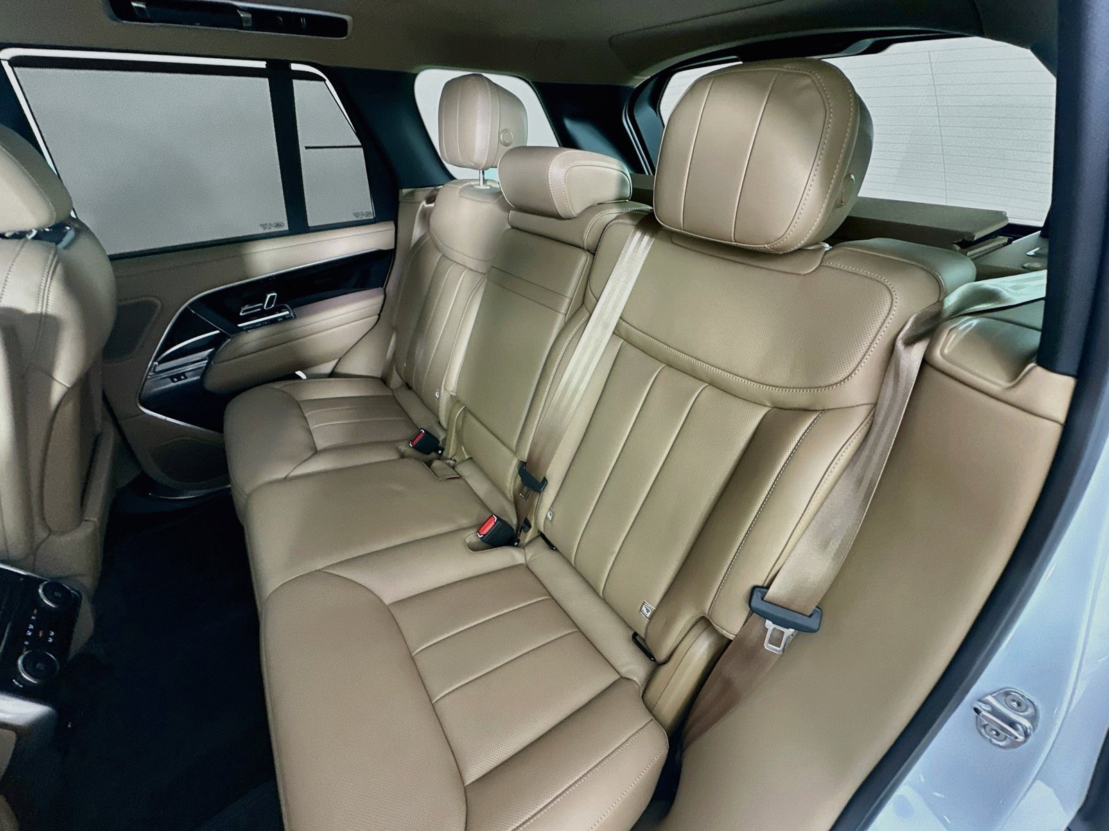 New 2026 Land Rover Range Rover SE AWD/4WD image 36