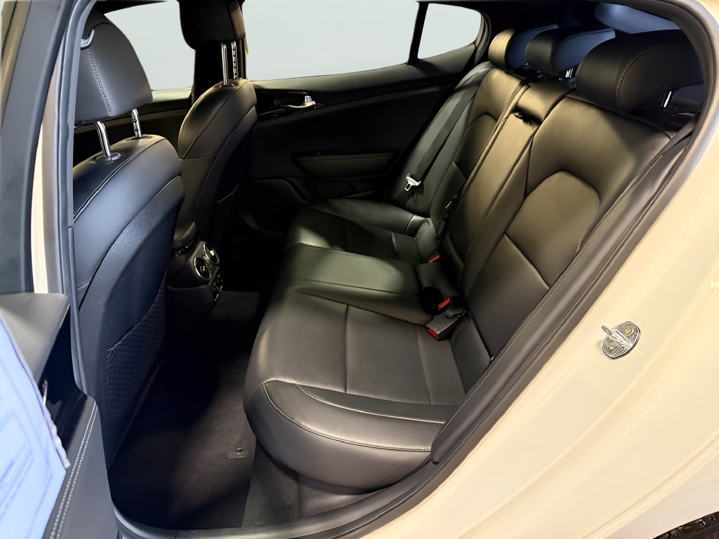 Used 2022 Kia Stinger GT-Line RWD image 33