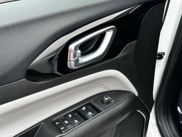 Used 2024 Jeep Compass Limited image 13