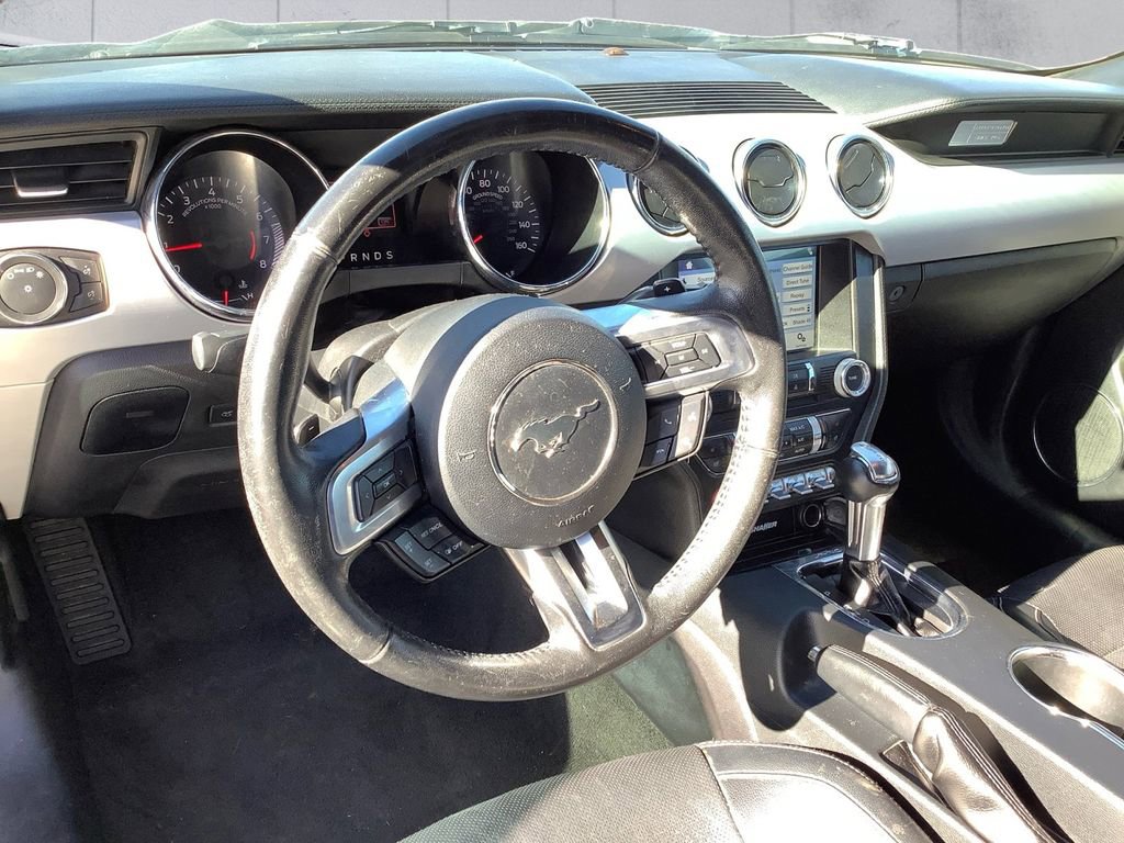 Used 2016 Ford Mustang Premium image 9