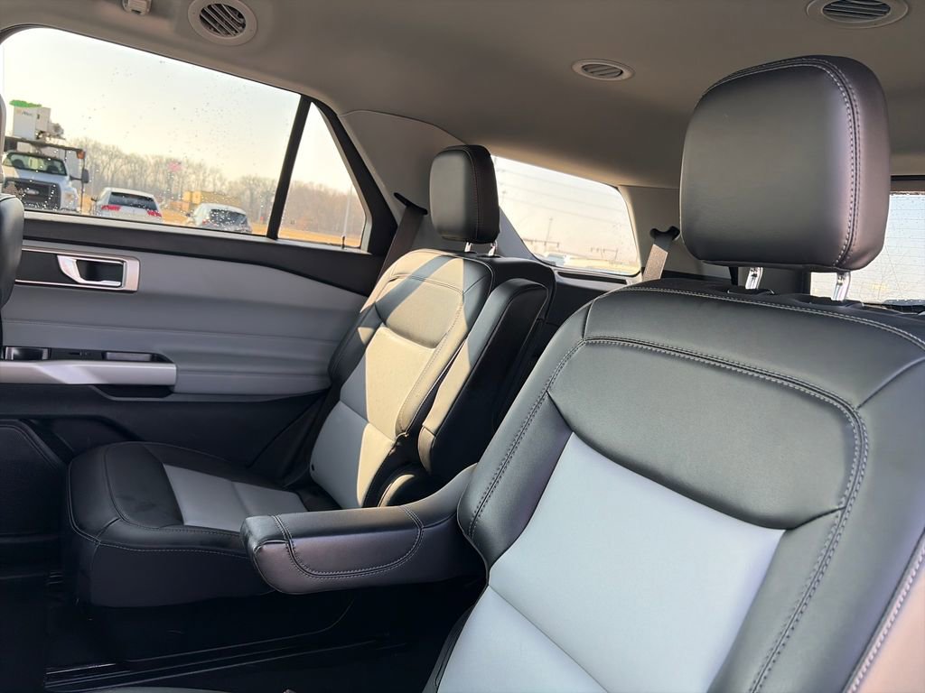 Used 2023 Ford Explorer XLT w/ Equipment Group 202A image 28