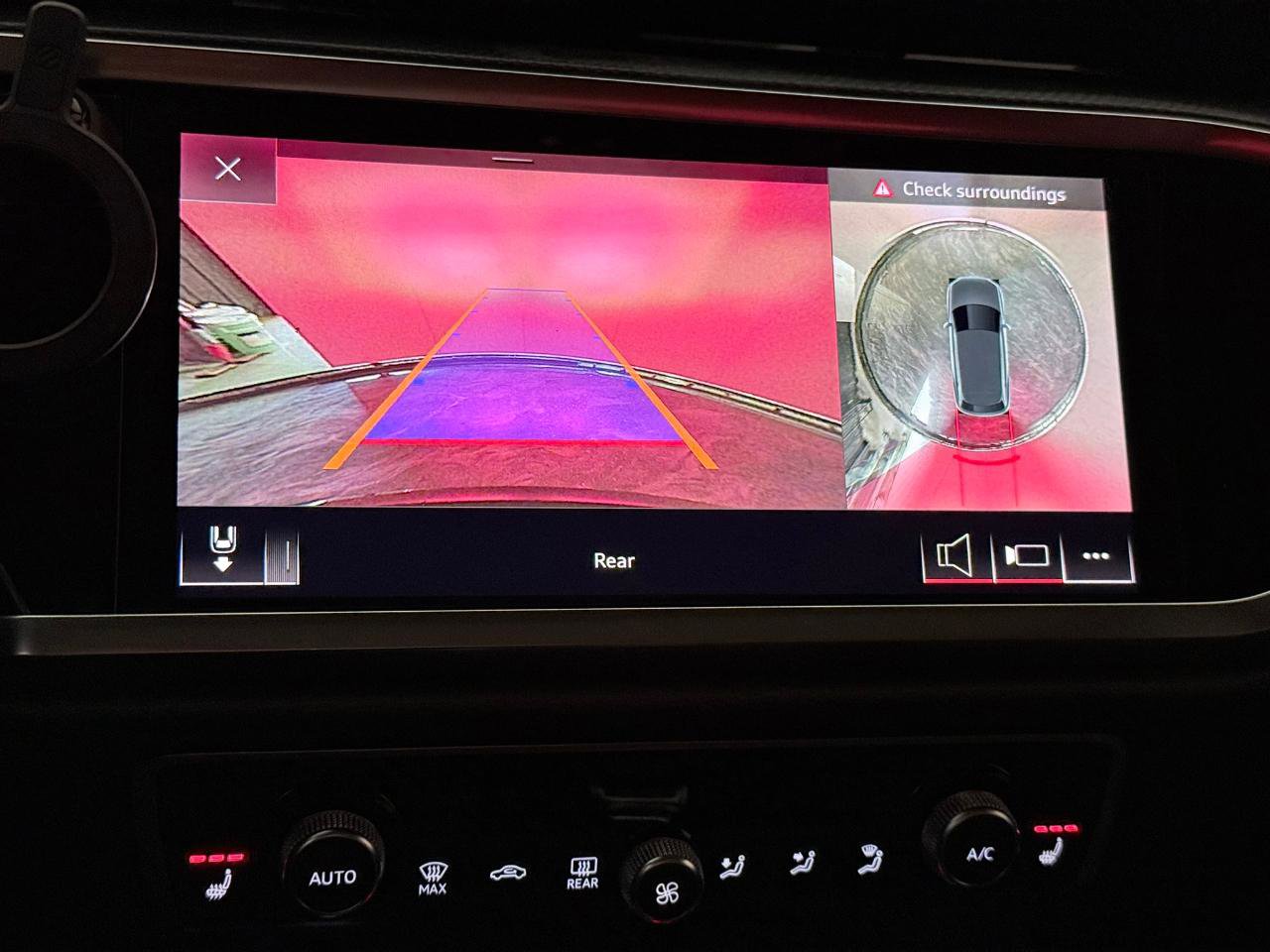 Used 2020 Audi Q3 2.0T Prestige w/ Prestige Package image 34